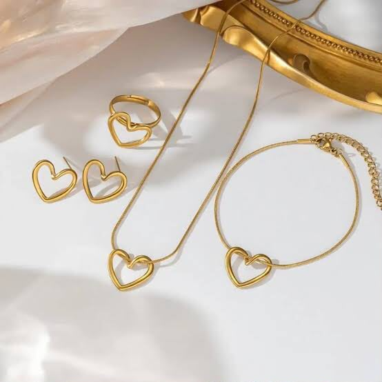 Golden Heart Harmony Jewellery Set | Anti-Tarnish